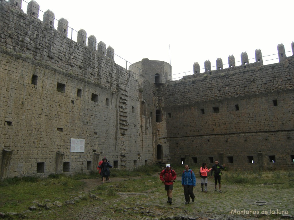 Castell de Montgrí, 308 mts.
